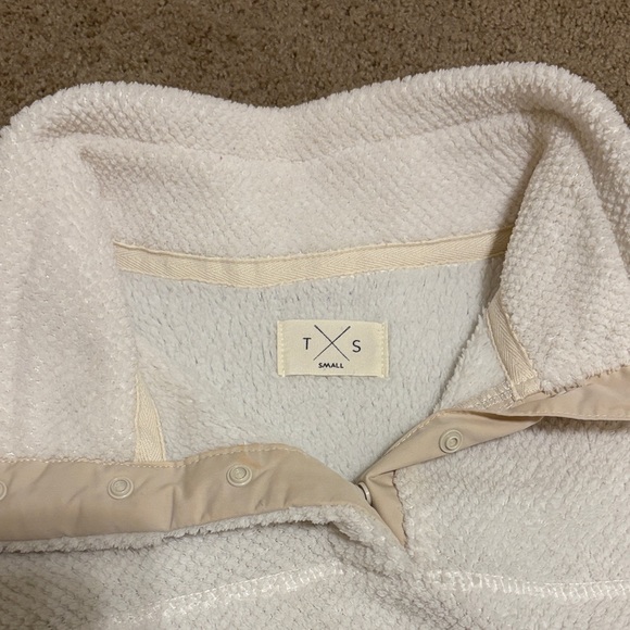 Cozy White Pullover Sweater - Picture 2 of 3